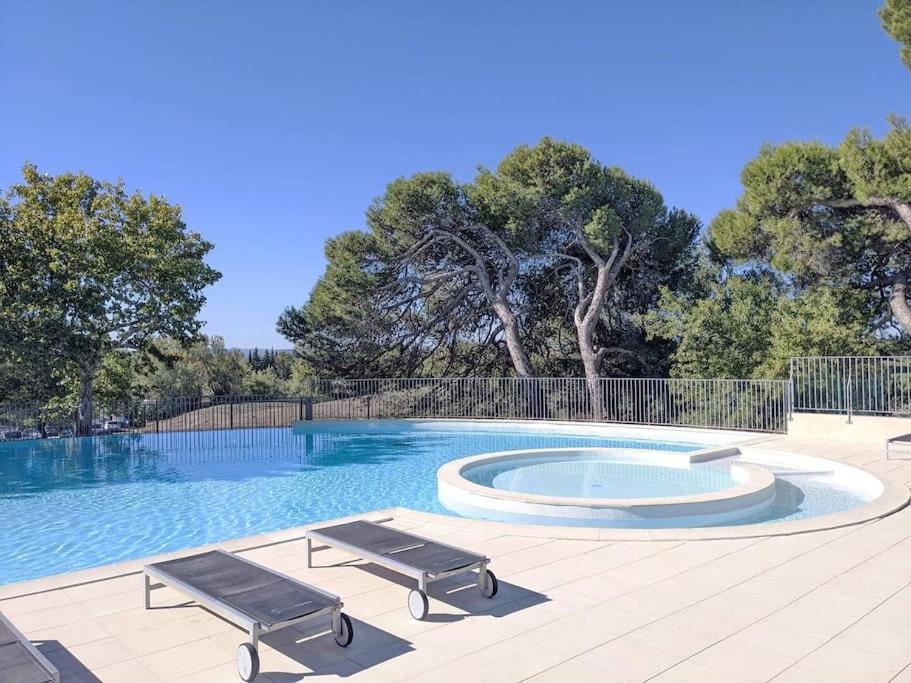 Escale Detente - 4* Au Sein D'un Golf * Saumane-de-Vaucluse